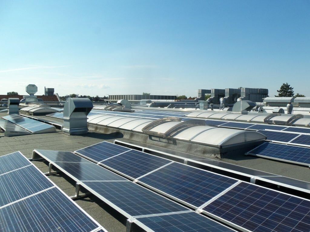 Photovoltaikanlage auf einem Gewerbedach